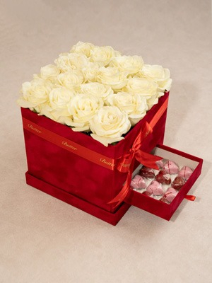 Ivory Rose Velvet Box