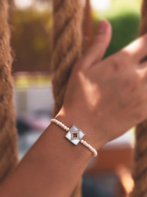 Lorina Jewels Pearl beads bracelet
