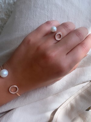 Lorina Jewels Round shaped ring