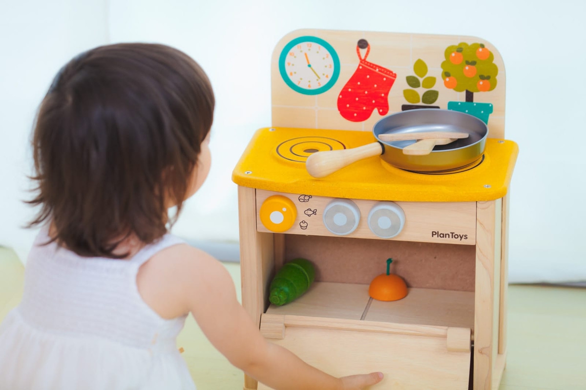 Plan toys shop kitchen