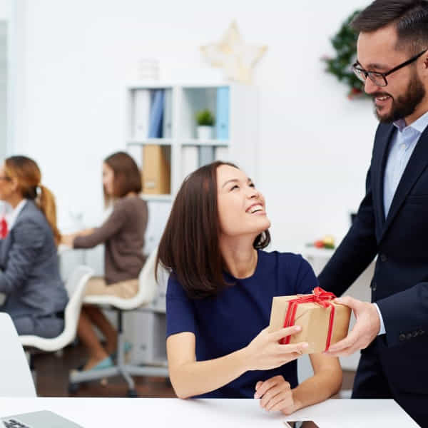 employee-gifts